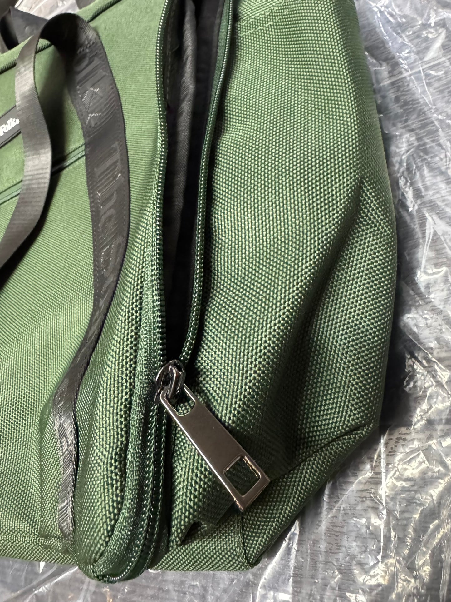 FACTORY SECOND - STITCHING ERROR ZIP - The Soaked Tote - Forest Green